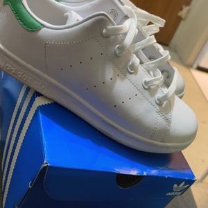Boys Adidas’s sneakers Stan smiths